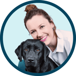 Tierpsychologin Larissa und ihr mittlerweile sehr entspannter Hund Seven